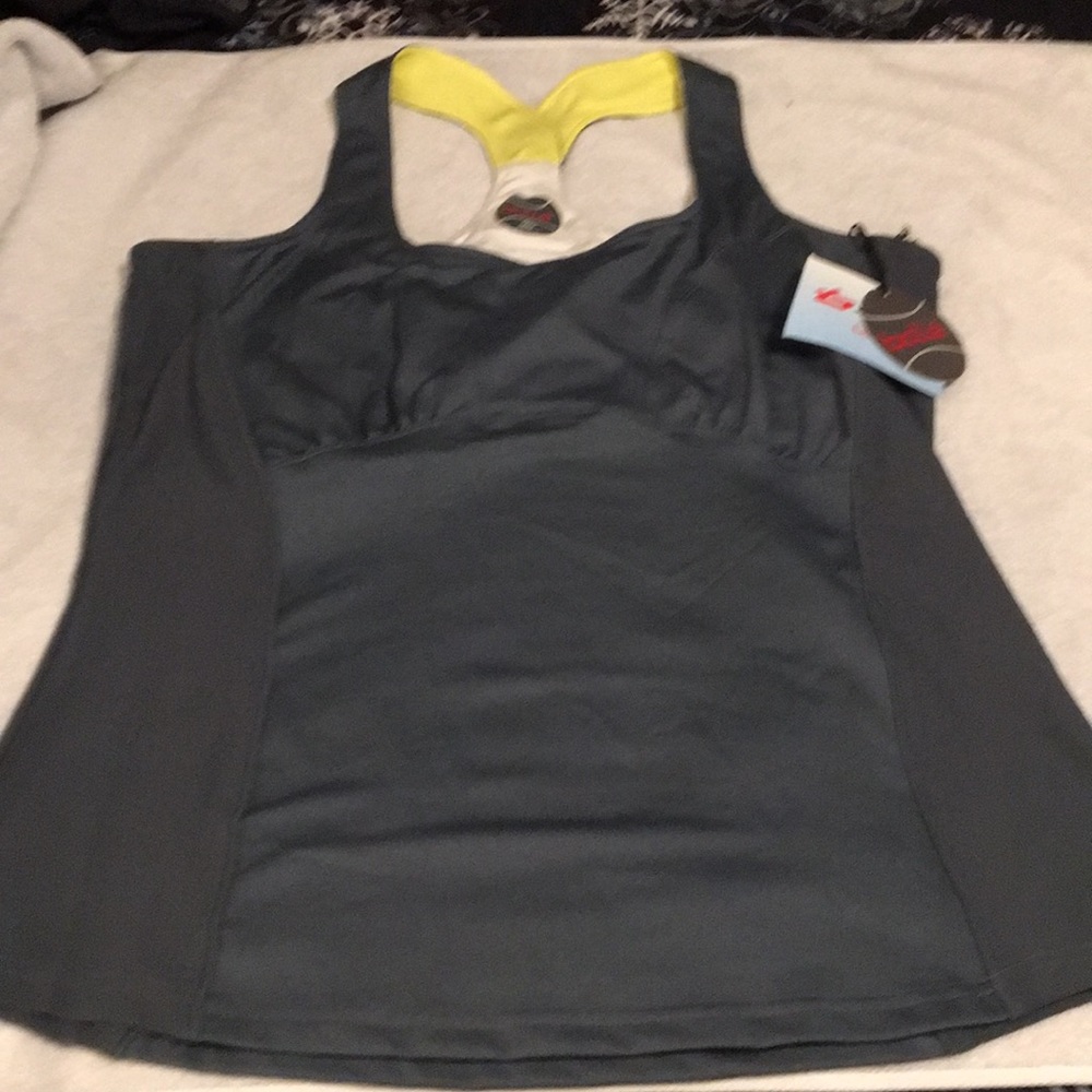 Bolle Workout Top Size XL New With Tags